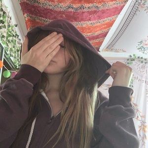 cute wine colored hoodie 🌺🥀